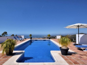 Gorgeous Villa in Sayalonga Costa del Sol with Swimming Pool, Sayalonga